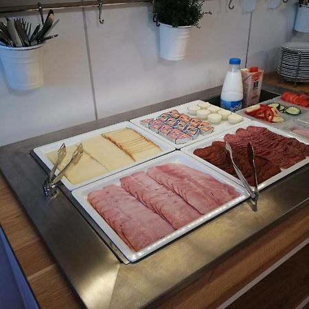 Karpatia Panzio Bed & Breakfast Esztergom Eksteriør bilde