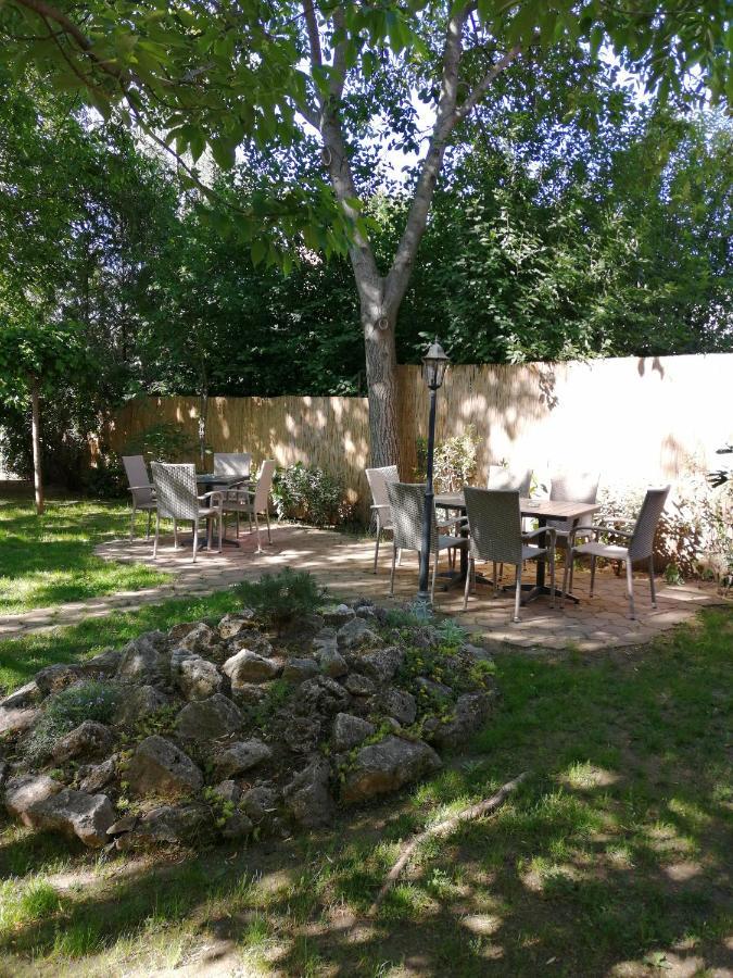 Karpatia Panzio Bed & Breakfast Esztergom Eksteriør bilde