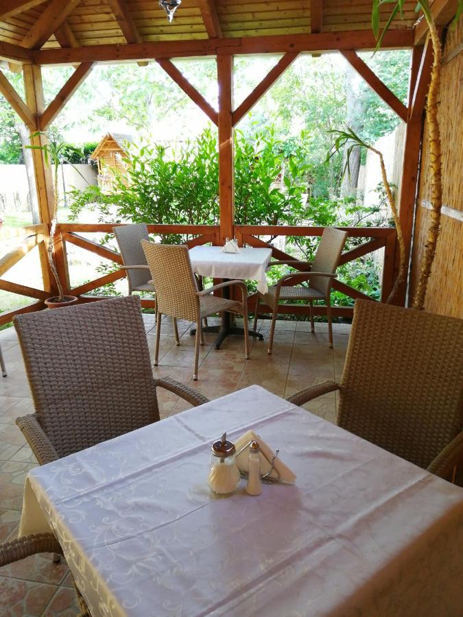 Karpatia Panzio Bed & Breakfast Esztergom Eksteriør bilde