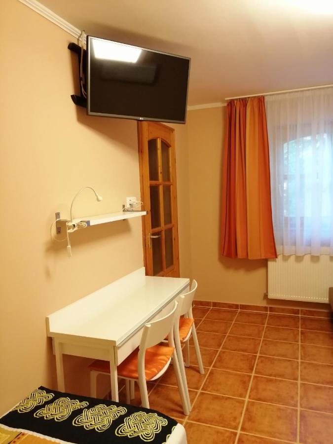 Karpatia Panzio Bed & Breakfast Esztergom Eksteriør bilde