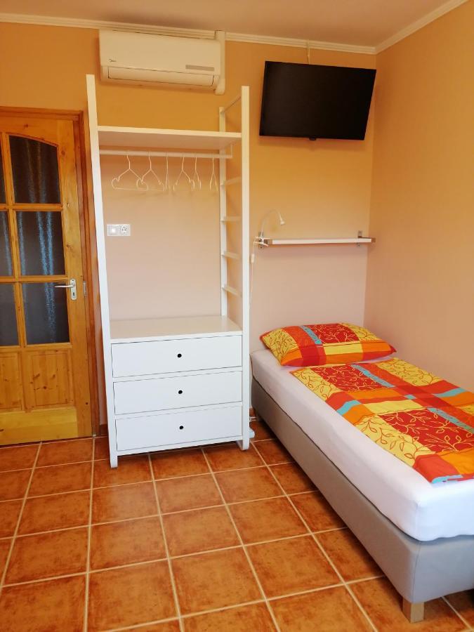 Karpatia Panzio Bed & Breakfast Esztergom Eksteriør bilde