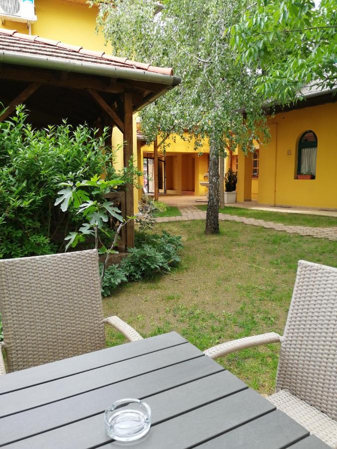 Karpatia Panzio Bed & Breakfast Esztergom Eksteriør bilde